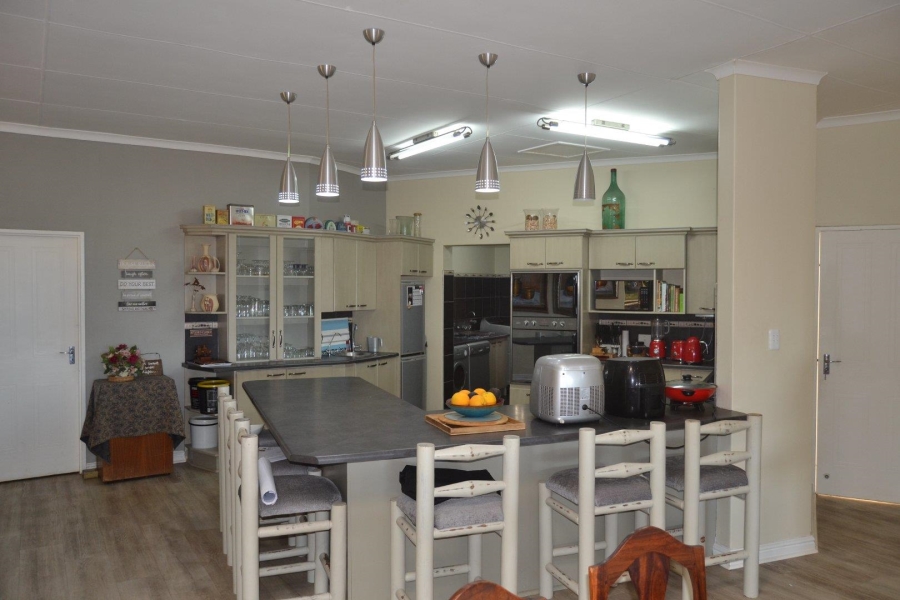 6 Bedroom Property for Sale in Wavecrest Eastern Cape